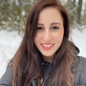 Meet your Posher, Laura